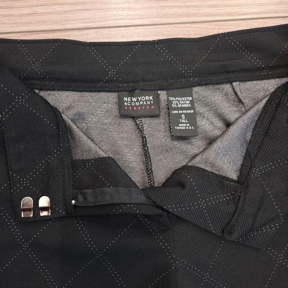 NEW YORK & COMPANY Black White Plaid Trousers size S - Picture 5 of 6